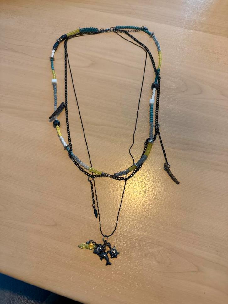 Kleurrijke Ketting met Hangers, Sieraden, Tassen en Uiterlijk, Kettingen, Zo goed als nieuw, Overige materialen, Overige kleuren