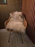 Set van 2 rotanstoelen met zwarte poten..ibiza style, Huis en Inrichting, Bruin, Vintage, Ophalen of Verzenden, Zo goed als nieuw