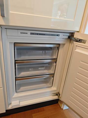 Siemens Inbouwvriezer - Deur op Deur Model beschikbaar voor biedingen