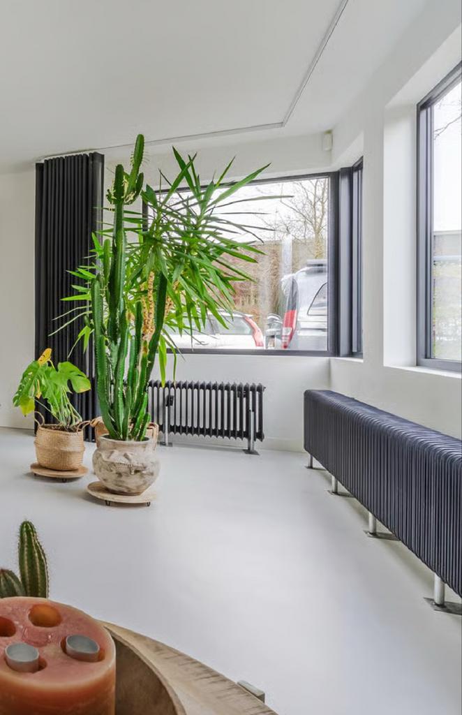 Mat Zwarte Industriële Radiator - 3,20m - 70 Ribben, Doe-het-zelf en Verbouw, Verwarming en Radiatoren, Gebruikt, Radiator, 30 tot 80 cm