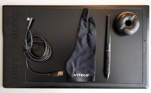 Tekentablet Huion, pen, penhouder en tekenhandschoen, Computers en Software, Tekentablets, Zo goed als nieuw, Draadloos, Ophalen of Verzenden