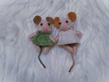 Tweeling muisjes van caramel viltwol 6 cm muizenhuis blythe beschikbaar voor biedingen