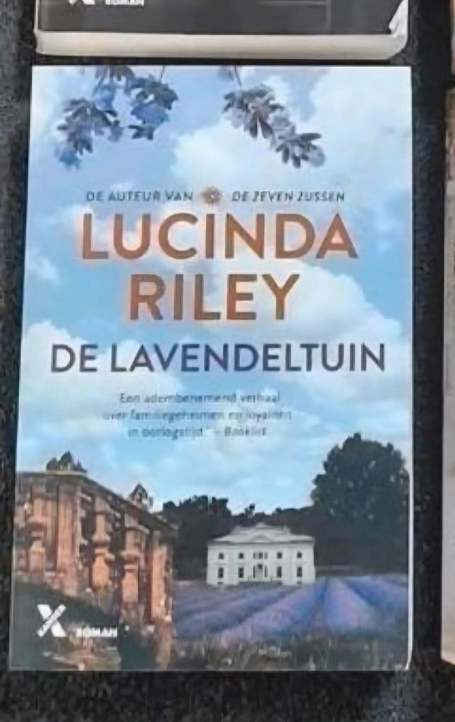 De Lavendeltuin - Lucinda Riley, Boeken, Romans, Zo goed als nieuw, Nederland, Ophalen of Verzenden