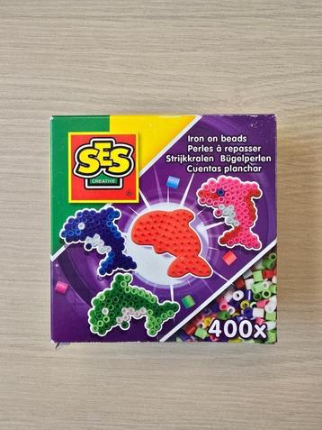 Nieuw mini doosje  met 400 strijkkralen en vorm dolfijn beschikbaar voor biedingen