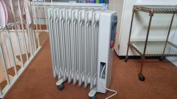 Verrijdbare electrische kachel / radiator Bestron oliegevuld beschikbaar voor biedingen