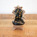 Miniatuur Stoeltje van Porselein, Poppenhuis Meubel, Ophalen of Verzenden, Zo goed als nieuw, Overige typen