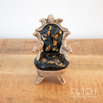Miniatuur Stoeltje van Porselein, Poppenhuis Meubel beschikbaar voor biedingen