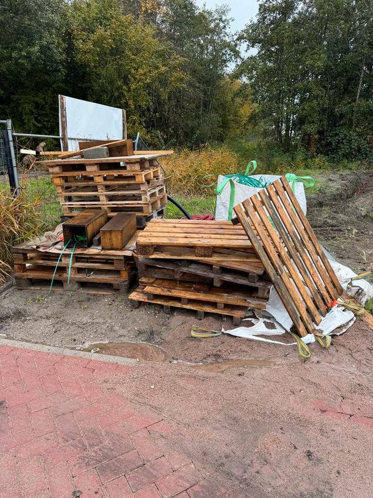 Pallets en brandhout - Gratis af te halen!, Doe-het-zelf en Verbouw, Hout en Planken, Ophalen