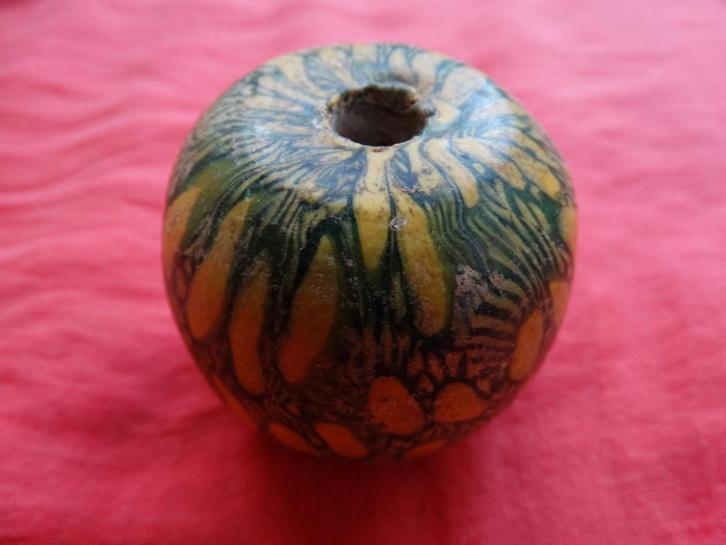 Zeer grote antieke kraal, groen gele handelskraal, glas, Sieraden, Tassen en Uiterlijk, Antieke sieraden, Overige typen, Overige materialen