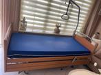 Verpleegbed, Huis en Inrichting, Ophalen, Zo goed als nieuw, Eenpersoons, Hout