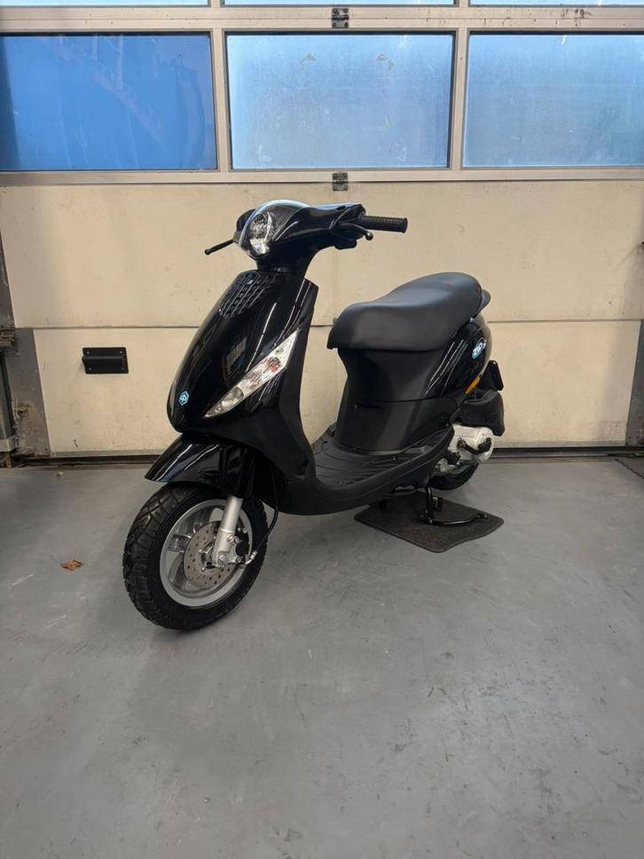 Piaggio Zip 2000 50cc 4t, Fietsen en Brommers, Scooters | Piaggio, Zo goed als nieuw, Zip, Maximaal 45 km/u, Benzine, Ophalen