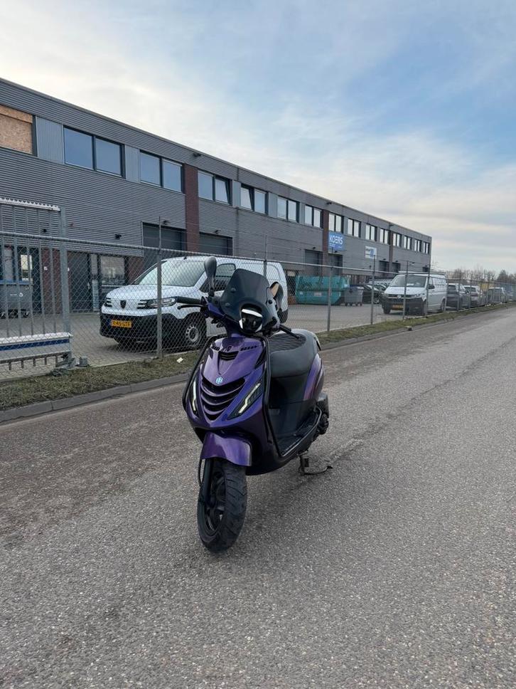 Piaggio Zip Brom 2015 4Takt 50cc, Fietsen en Brommers, Scooters | Piaggio, Zo goed als nieuw, Zip, Benzine, Ophalen of Verzenden