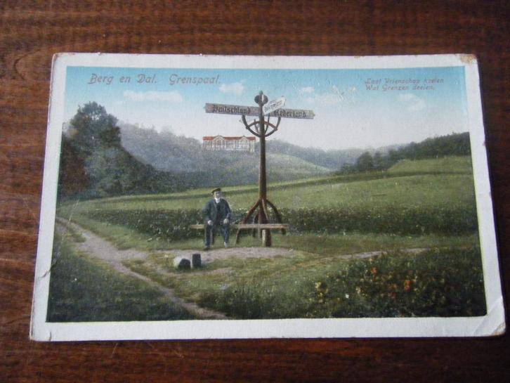 A30 - Berg en Dal - Grenspaal - Mooi/Oud, Verzamelen, Ansichtkaarten | Nederland, Gelderland, 1940 tot 1960, Ophalen of Verzenden