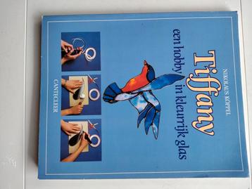 Boek met patronen voor Tiffany beschikbaar voor biedingen
