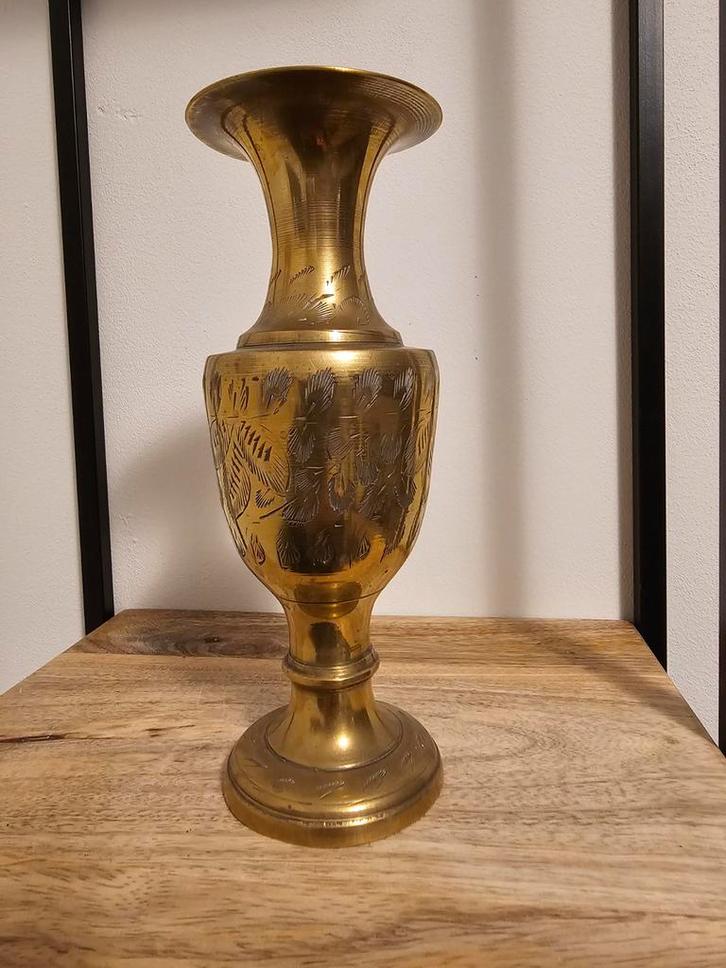 Indiase messing vaas met gravures, Antiek en Kunst, Antiek | Vazen, Ophalen of Verzenden