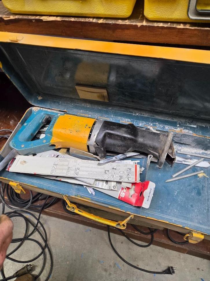 Makita Reciprozaag, Doe-het-zelf en Verbouw, Gereedschap | Zaagmachines, Gebruikt, Reciprozaag, 600 tot 1200 watt, 70 mm of meer