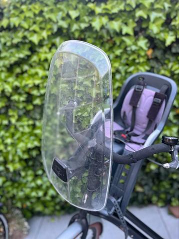 Fietszitje met windscherm beschikbaar voor biedingen