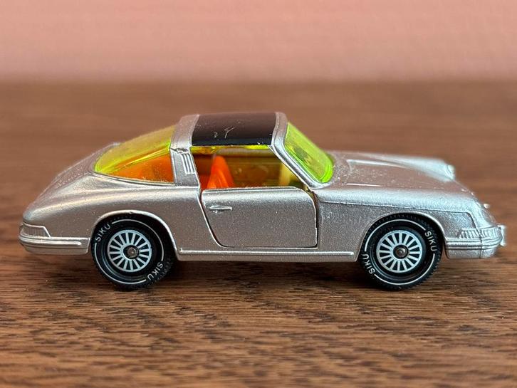 SIKU Porsche 911 Targa (V234) – Made in W. Germany, Hobby en Vrije tijd, Modelauto's | Overige schalen, Gebruikt, Auto, Ophalen of Verzenden