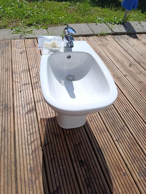 Bidet te koop, nooit gebruikt, Huis en Inrichting, Badkamer | Badkamermeubels, Zo goed als nieuw, Overige typen, Minder dan 100 cm