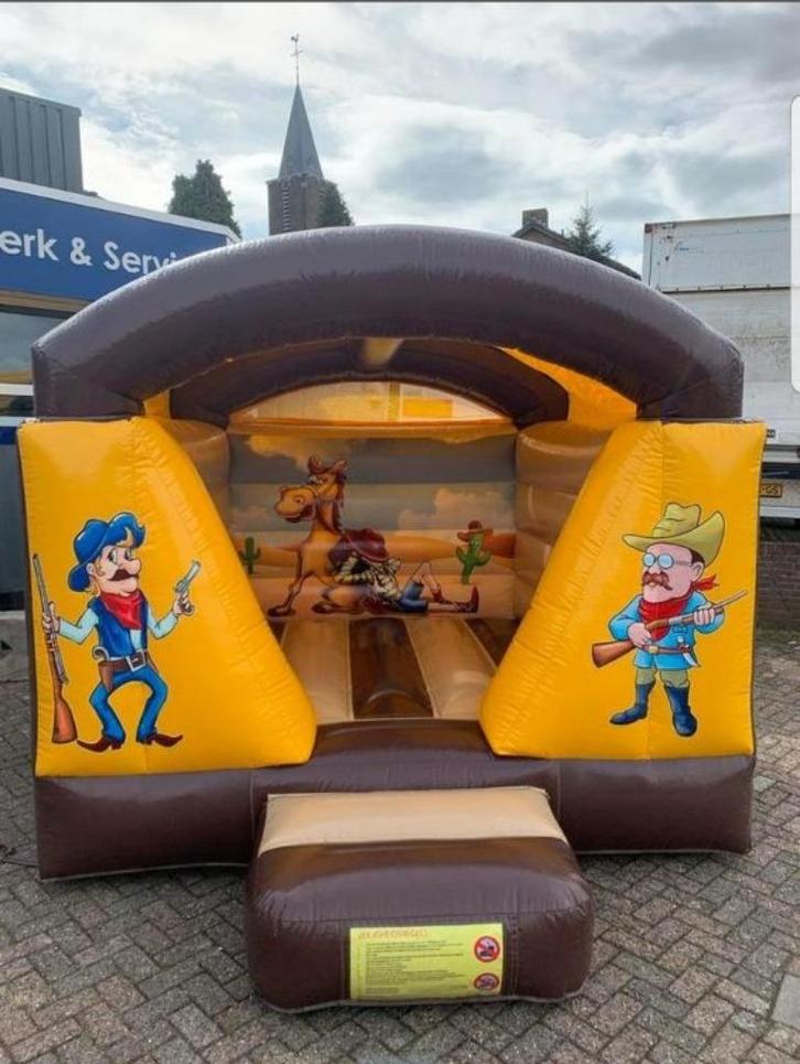 Springkussen (overdekt) huren / verhuur / te huur Harderwijk, Hobby en Vrije tijd, Feestartikelen | Verhuur, Zo goed als nieuw