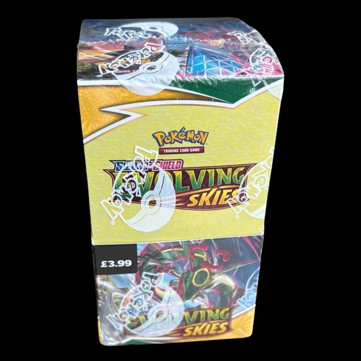 Pokemon Evolving Skies Booster Box (18 Boosters), Hobby en Vrije tijd, Verzamelkaartspellen | Pokémon, Nieuw, Boosterbox, Ophalen of Verzenden