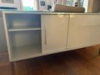 Moderne Witte Kast met Glazen Bovenkant, Ophalen, Overige materialen, 100 tot 150 cm, Zo goed als nieuw