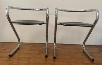 Twee design stoelen met chroom frame beschikbaar voor biedingen