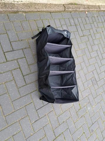 Opvouwbaar hangkastje voor op de camping beschikbaar voor biedingen
