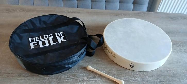 Fields of folk bodhran sjamanen drum gesigneerd omnia band, Muziek en Instrumenten, Drumstellen en Slagwerk, Zo goed als nieuw