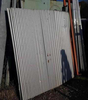 325 - Golfplaten, dakplaten, metalen dakbedekking beschikbaar voor biedingen