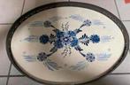 Ovaal dienblad Delft Blue handpainted en met tinnen rand., Ophalen of Verzenden, Ovaal