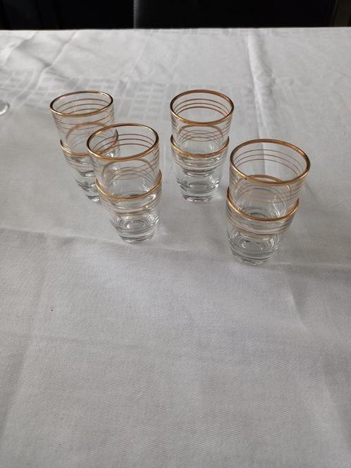 8  vintage Franse borrel/shot glaasjes met gouden strepen, Verzamelen, Glas en Borrelglaasjes, Zo goed als nieuw, Ophalen of Verzenden