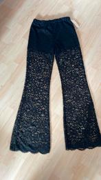 Nueuw zwart kant flair broek maat M, Kleding | Dames, Broeken en Pantalons, Ophalen of Verzenden, Nieuw, Zwart