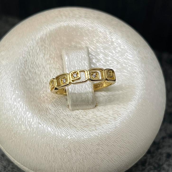 14 karaats gouden ring prachtig model italy, Sieraden, Tassen en Uiterlijk, Ringen, Zo goed als nieuw, Ophalen of Verzenden