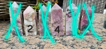 Roze toermalijn torens beschikbaar voor biedingen