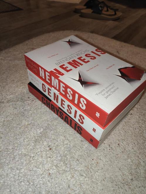 Brendan Reichs - Nemesis series  project nemesis, Boeken, Fantasy, Zo goed als nieuw, Ophalen of Verzenden