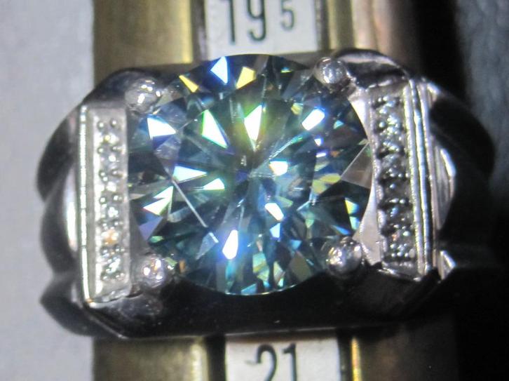 Moissanite 8 krt mooi ring M 20,3 moissanite diamand genoemd, Sieraden, Tassen en Uiterlijk, Ringen, Zo goed als nieuw, Dame, 20 of groter