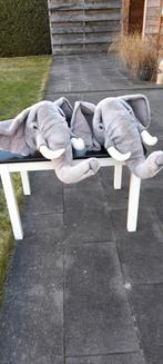 2 olifantenknuffels, Ophalen, Wanddecoratie