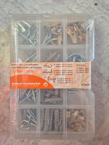 Bricoprof schroeven en haken, nieuw! beschikbaar voor biedingen