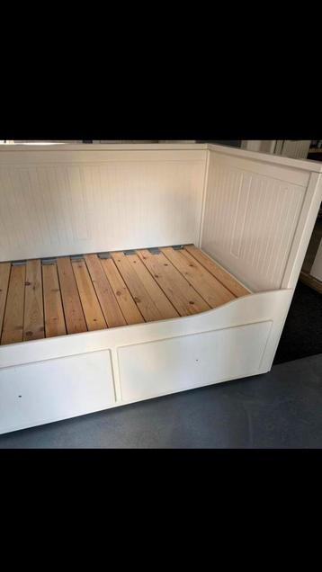 Hemmes ikea bed bank beschikbaar voor biedingen