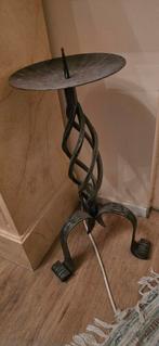 Gietijzeren Kandelaar met Gedraaide Voet, Huis en Inrichting, Woonaccessoires | Kandelaars en Kaarsen, Ophalen, Gebruikt, Grijs