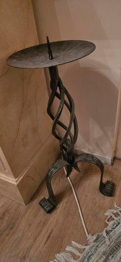 Gietijzeren Kandelaar met Gedraaide Voet, Huis en Inrichting, Woonaccessoires | Kandelaars en Kaarsen, Gebruikt, Kandelaar, Minder dan 25 cm