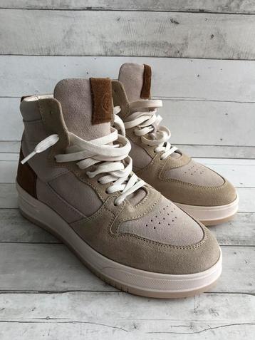 ZS Sneaker  -  Hoge veterschoen beschikbaar voor biedingen