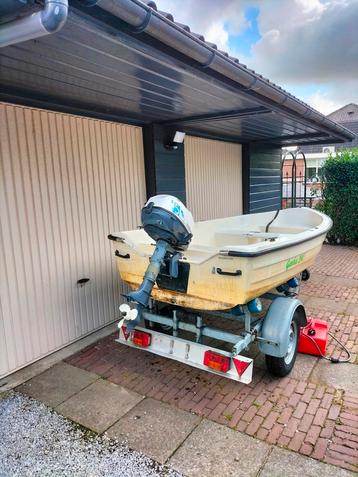 Boot 3,90 meter lang met trailer, en 5 pk Yamaha moter beschikbaar voor biedingen