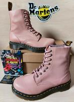 Dr. Martens 1460 Pascal, Peach Beige Virginia Maat: 37 UK4, Kleding | Dames, Schoenen, Nieuw, Lage of Enkellaarzen, Ophalen of Verzenden