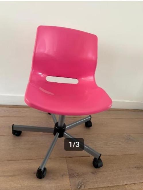 Vrolijke zuurstokroze Kinderbureaustoel (Snille) van IKEA, Huis en Inrichting, Stoelen, Zo goed als nieuw, Eén, Kunststof, Metaal