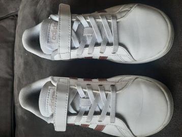 Meisjes Adidas schoenen maat 31 beschikbaar voor biedingen
