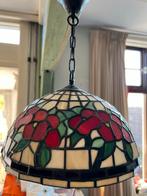 Glas-in-lood hanglamp met bloemmotief, Huis en Inrichting, Lampen | Hanglampen, Ophalen of Verzenden, Gebruikt, Glas, Minder dan 50 cm