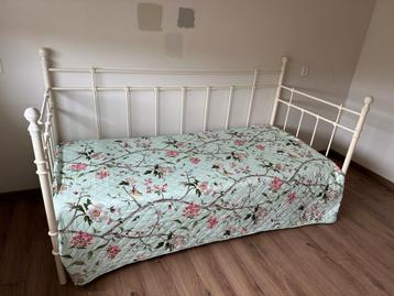 MOET DIT NU WEG bedframe met lattenbodem (zonder matras)