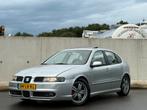 Seat Leon 1.8 20VT 210PK TOPSPORT | Dakraam | Cruisecontrol, Voorwielaandrijving, 65 €/maand, Stof, 4 cilinders
